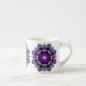 Mandala Muster 02 in lila Espressotasse (Rechts)