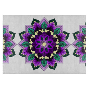 Mandala Muster 02 in lila Schneidebrett