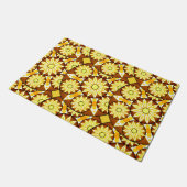 Mandala-Muster, braune und goldene Farbtöne Fußmatte (Schrägansicht)