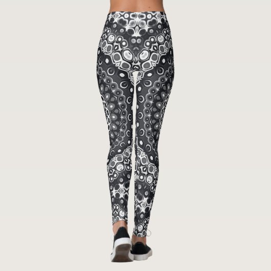 Mandala-Muster in Schwarzweiß Leggings (Rückseite)