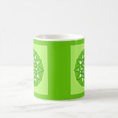 Mandala Muster in Shades of Lime Green Kaffeetasse (Mittel)