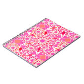 Mandala-Muster, Rosa- und Korallenfarben Notizblock (Linke Seite)