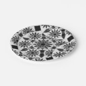 Mandala Muster , schwarz, weiß und grau / grau Pappteller (Schrägansicht)