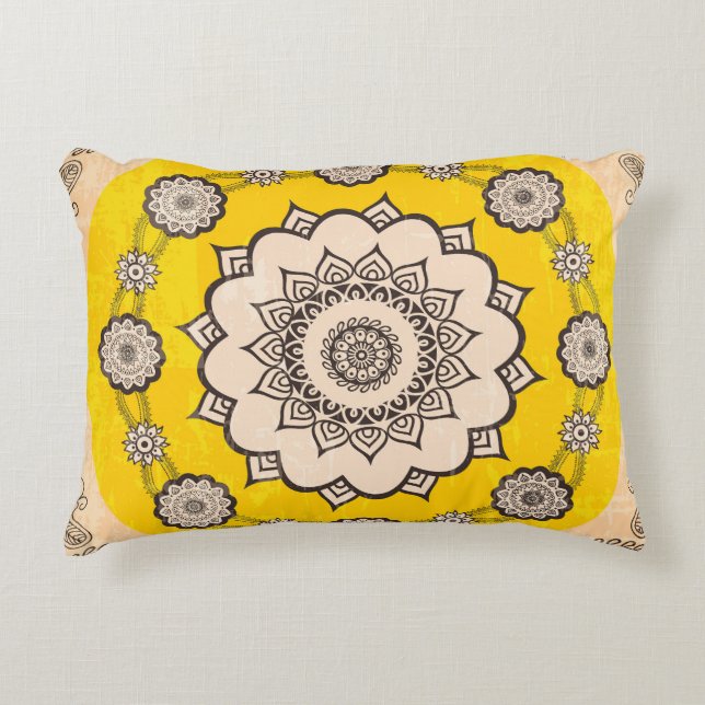 Mandala Ornamental: Ethnic Style Design. Dekokissen (Vorderseite)