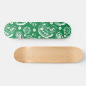 Mandala Pattern Green und White Halloween Herbst A Skateboard (Horizontal)