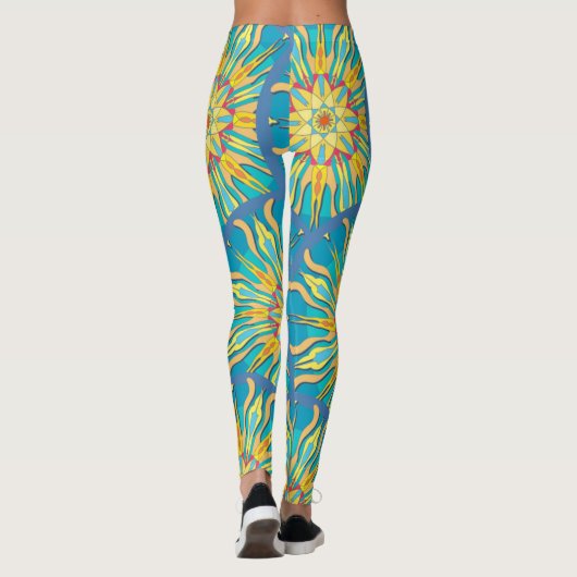 Mandala Sun Goddess, Reds Yellows auf Aqua Leggings (Rückseite)