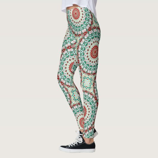 Mandala Urlaub in Rot, Grün und Winter Weiß Leggings (Links)