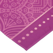 Mandalas mit rosa gemischten Wiederholmustern Tischdecke (Schrägansicht)