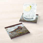 Mandarin-Duck mit Fisch am See Glasuntersetzer (Schrägansicht)