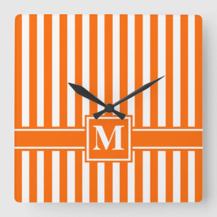Mandarine Moderner Streifen mit Monogramm Quadratische Wanduhr