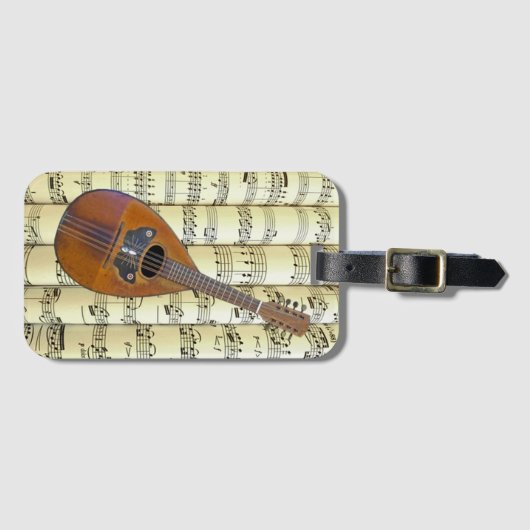Mandolin 02 über Rolled Sheet Music ~ Gepäckanhänger (Vorderseite (Horizontal))