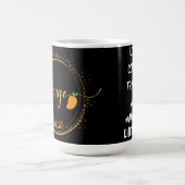 MANGO-Teamname bearbeitet Text orange Kaffeetasse (Mittel)