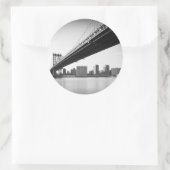 Manhattan Bridge and skyline, New York, USA. Runder Aufkleber (Tasche)
