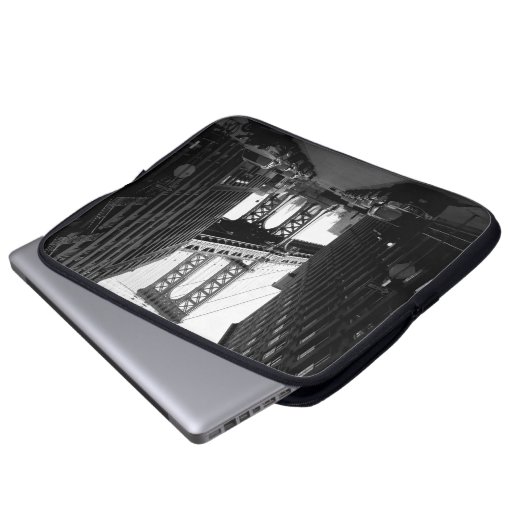 MANHATTAN BRIDGE LAPTOPSCHUTZHÜLLE (Vorne Knopf)