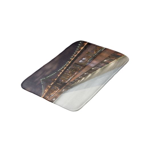 Manhattan Bridge und NYC Skyline Badematte (Schrägansicht)