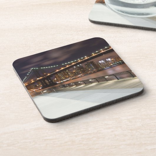 Manhattan Bridge und NYC Skyline Getränkeuntersetzer (Linke Seite)