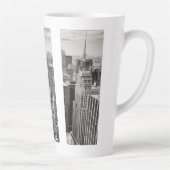 Manhattan, New York (Schwarz-Weiß-Panorama) Milchtasse (Rechts)