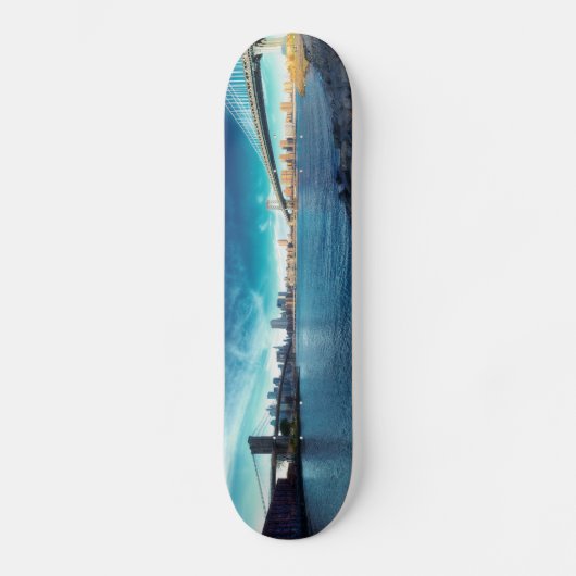 Manhattan New York Skyline aus East River Skateboard (Vorderseite)
