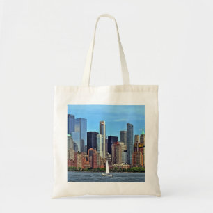 Manhattan NY - Sailboat By Manhattan Skyline Tragetasche
