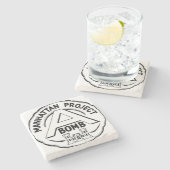 Manhattan Project Abzeichen Steinuntersetzer (Seitenansicht)