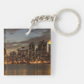 Manhattan Skycrapers bei Nacht Schlüsselanhänger (Rückseite)