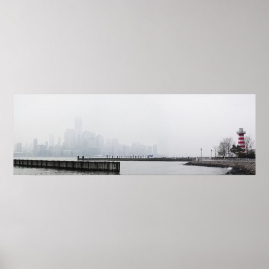 Manhattan Skyline in Nebel mit Leuchtturm Poster (Vorne)