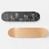 Manhattan-Skyline nachts Skateboard (Horizontal)