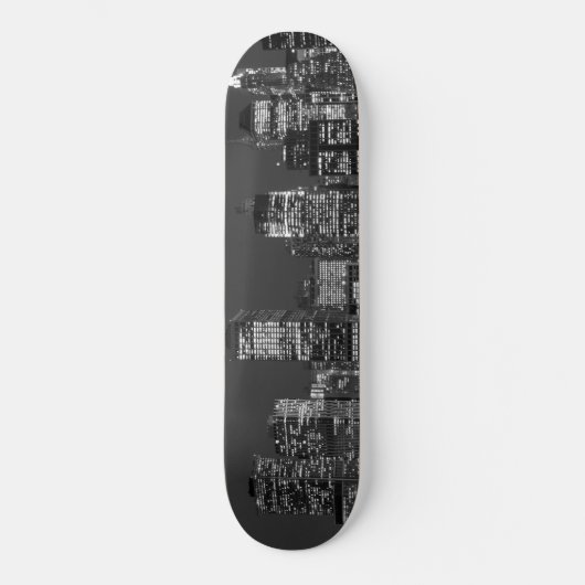 Manhattan-Skyline nachts Skateboard (Vorderseite)