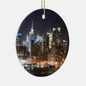 Manhattan Skyline New York in der Nacht Keramikornament (Rechts)