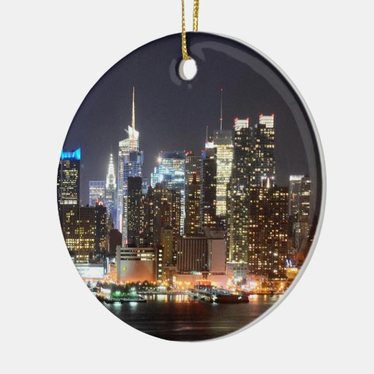 Manhattan Skyline New York in der Nacht Keramikornament (Links)