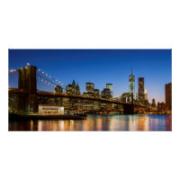 Manhattan und Brooklyn Bridge bei Dämmerung
