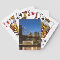 Manhattan und Brooklyn-Brücke an der Dämmerung