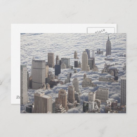 Manhattan Under Cloudy Sky Postkarte (Vorne/Hinten)