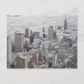 Manhattan Under Cloudy Sky Postkarte (Vorderseite)