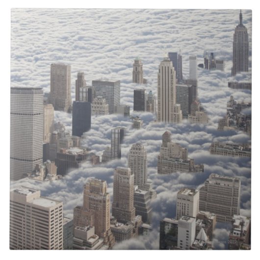 Manhattan unter bewölktem Himmel Fliese (Vorderseite)