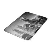 Manhattan Unter den Sternen in Schwarz und Weiß Badematte (Schrägansicht)