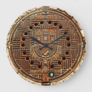 Manhole Cover 4 (Prague) Große Wanduhr