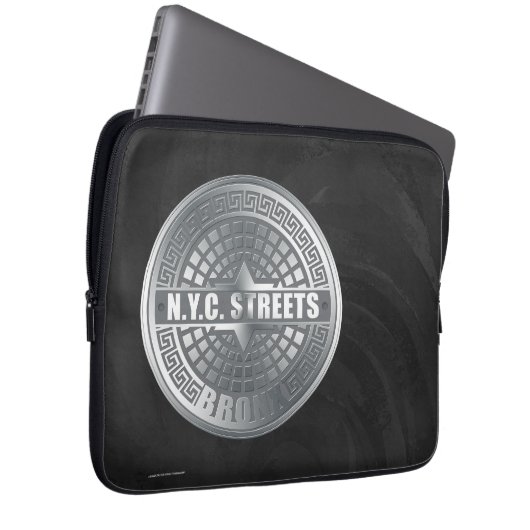 Manhole Covers Bronx Laptopschutzhülle (Vorne Rechts)