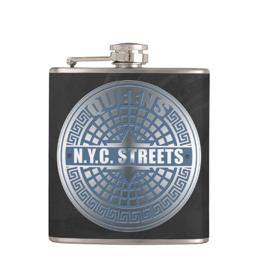 Manhole Covers Queens Flachmann (Vorderseite)
