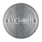 Manhole Covers Queens Schneidebrett (Vorderseite)