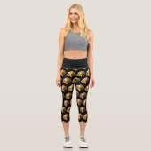 Manifest Wealth Gold Bars Bling Black Capri Leggings (Vorderseite)