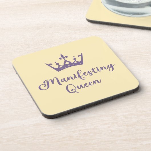 Manifestation Lila Briefe der Königin Getränkeuntersetzer (Linke Seite)