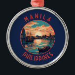 Manila Philippines Retro Distressed Circle Ornament Aus Metall<br><div class="desc">Manila Retro Vektor Reise Design. Manila,  die Hauptstadt der Philippinen,  ist eine dicht besiedelte Bajoradenstadt auf der Insel Luzon,  die spanische Kolonialarchitektur mit modernen Wolkenkratzern verbindet.</div>