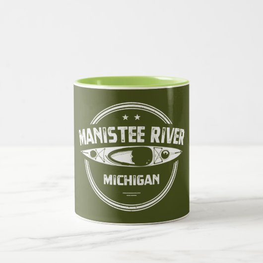 Manistee River, Michigan Zweifarbige Tasse (Mittel)