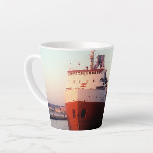 Manitoulin CSL Latte Tasse (Linke Ecke)