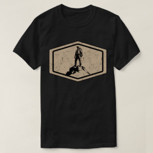 Mann auf dem Berggipfel T-Shirt