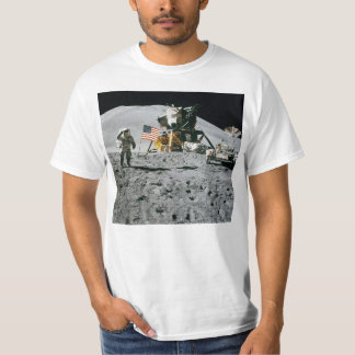Mann auf dem Mond T-Shirt