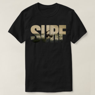 Mann auf dem Surfbrett T-Shirt