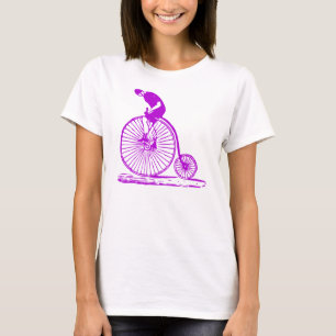 Mann auf einem Penny Farthing - Lila T-Shirt