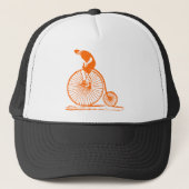 Mann auf einem Penny Farthing - Orange Truckerkappe (Vorderseite)